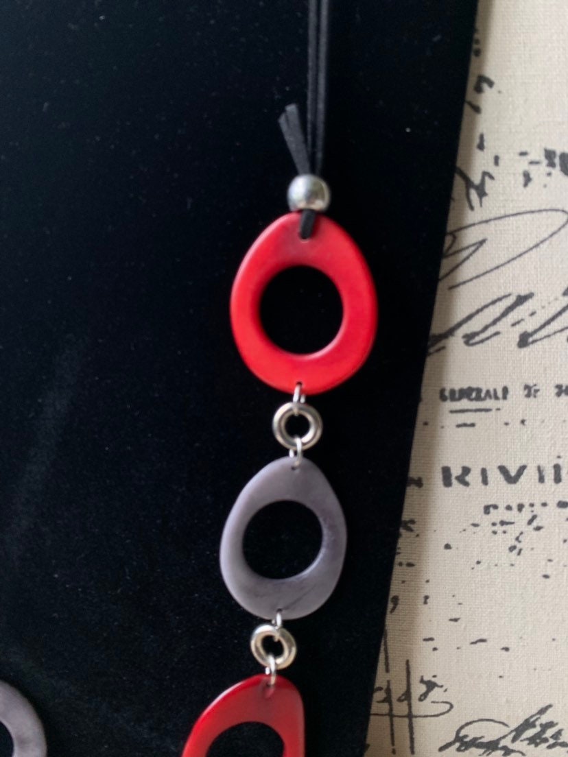 Tagua necklace Red white and gray statement necklace Wearable art Fall fashion 2025s Art to wear Fall trend 2025 Artisan handmade