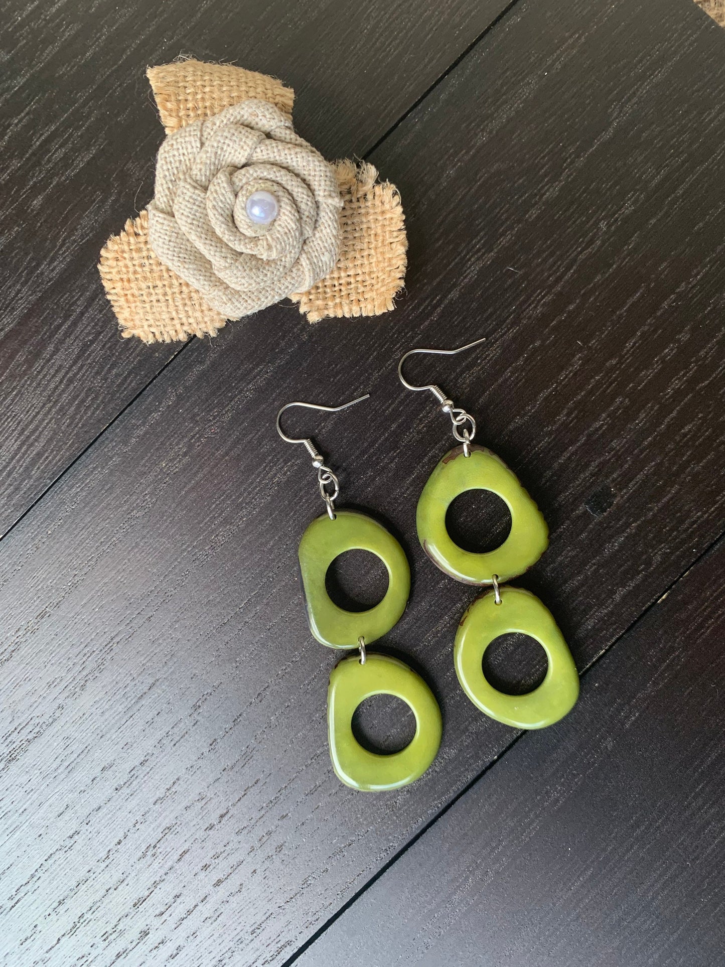 Green fashion earrings Tagua jewelry Spring fashion 2025 Wearable art Artsy gifts Mothers day gifts Hypoallergenic dangle and drop earrings