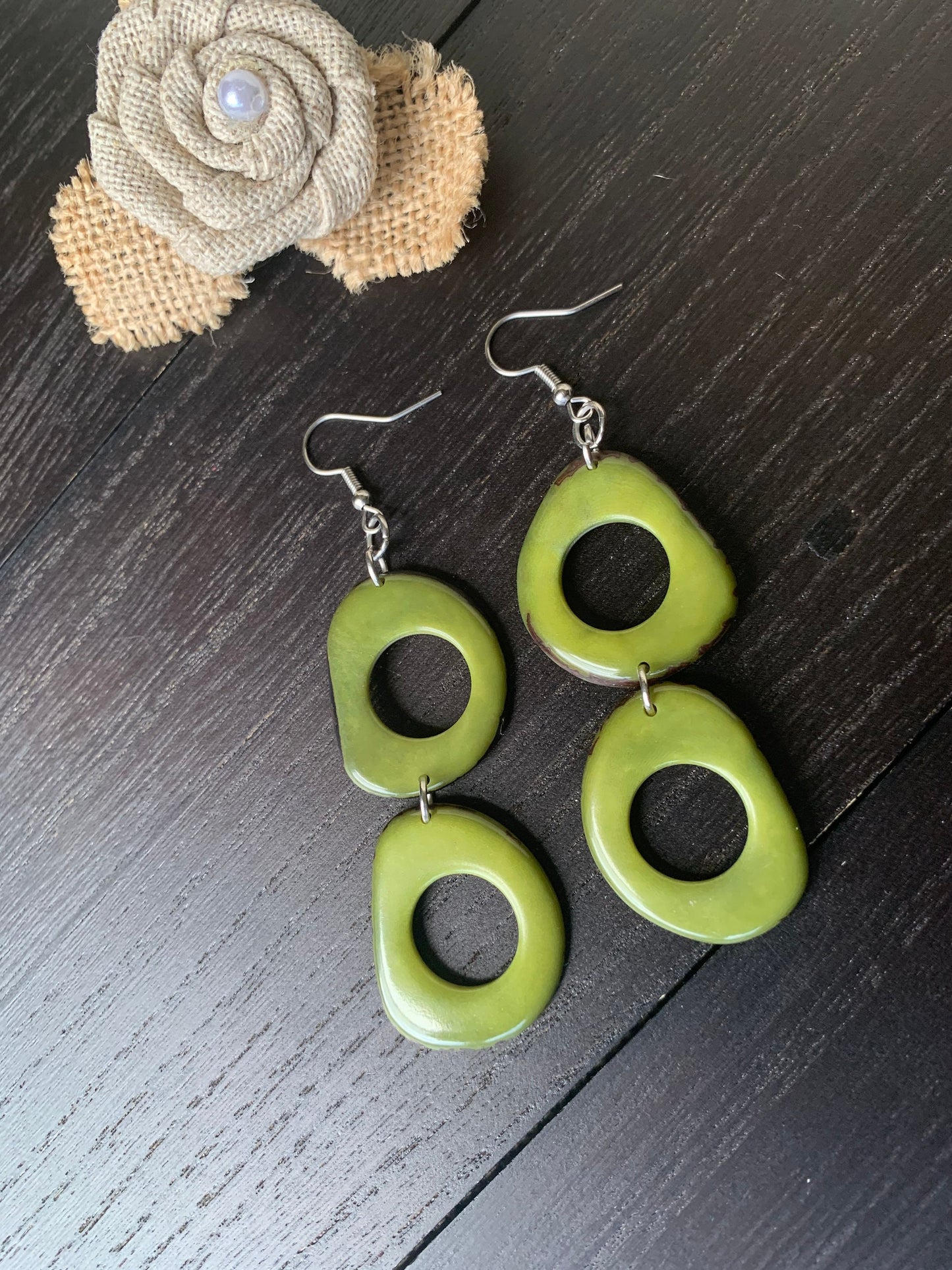 Green fashion earrings Tagua jewelry Fall fashion 2025 Wearable art Artsy gifts Fall fashion 2025s Hypoallergenic dangle and drop earrings