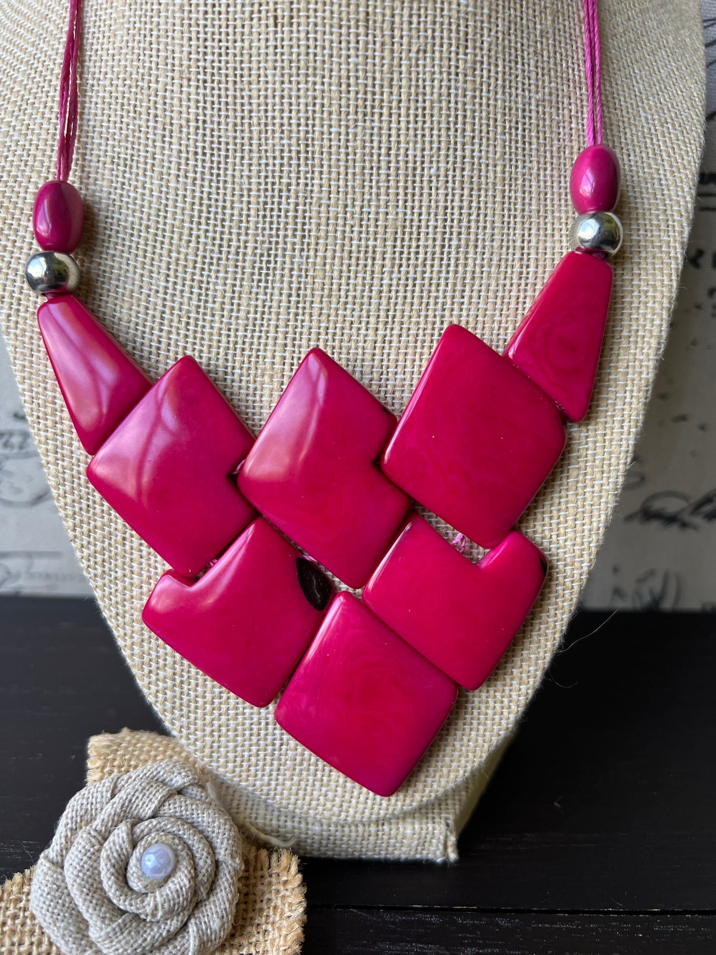 Hot pink statement necklace Tagua jewelry Spring fashion 2025 Custom necklaces for women Fashion jewelry Geometric beaded necklace