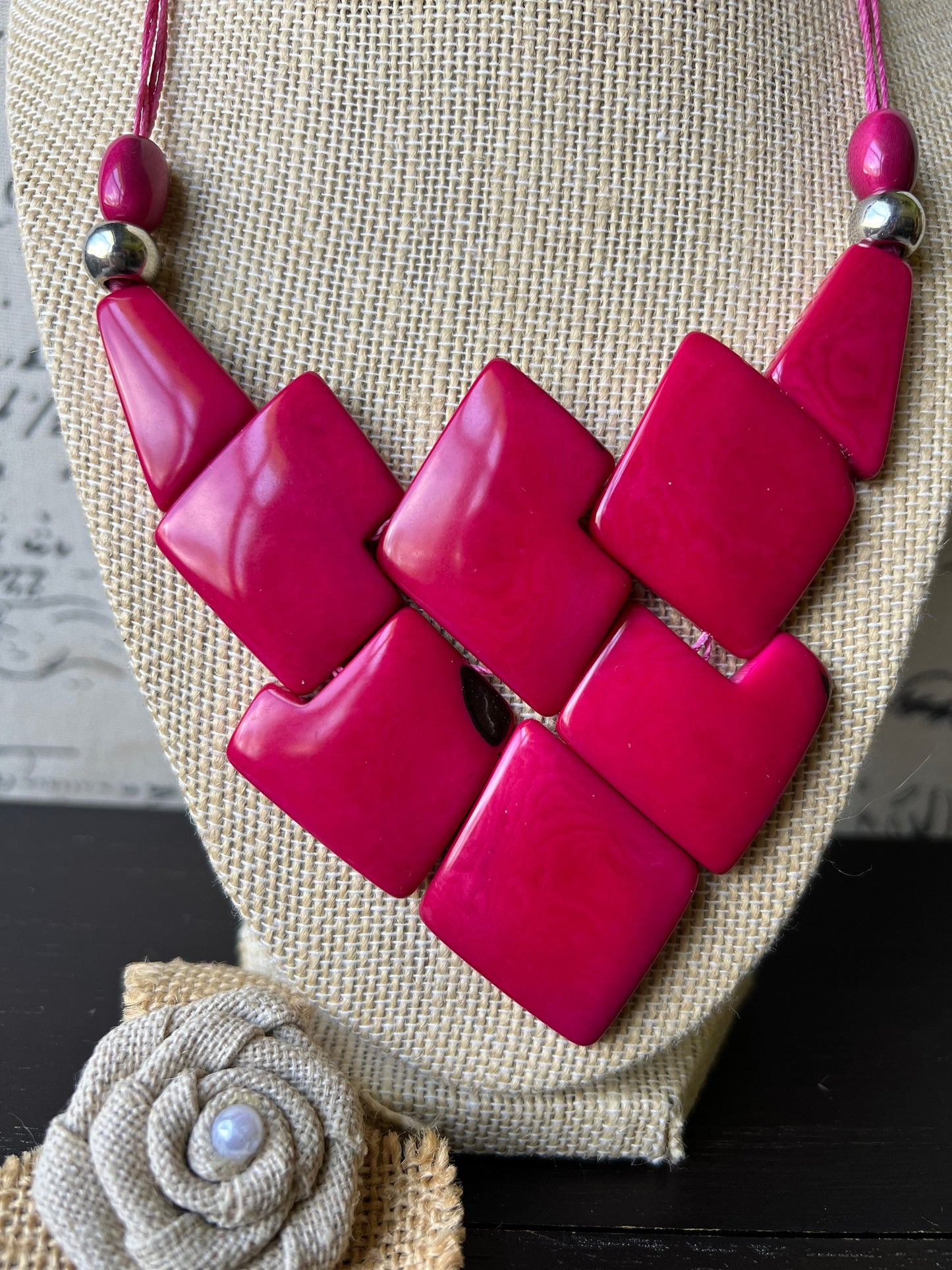Hot pink statement necklace Tagua jewelry Spring fashion 2025 Custom necklaces for women Fashion jewelry Geometric beaded necklace