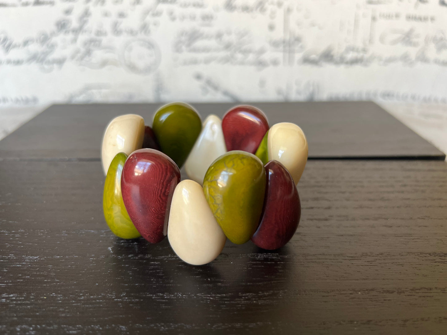 Statement bracelet.
Tagua bracelet.
Christmas gifts.
Sustainable fashion.
Chunky bracelet
