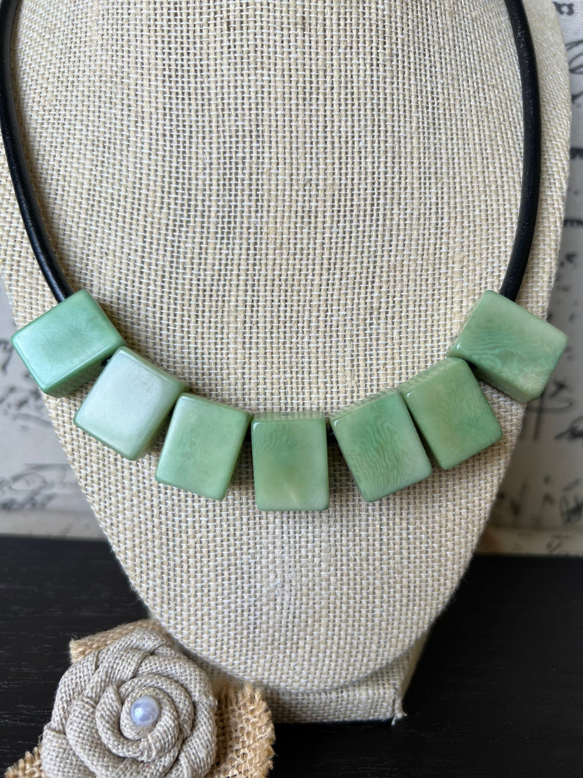 Green necklace Mother's day gift for wife Tagua jewelry Statement choker Round faux leather cord with magnetic clasp Spring fashion jewelry