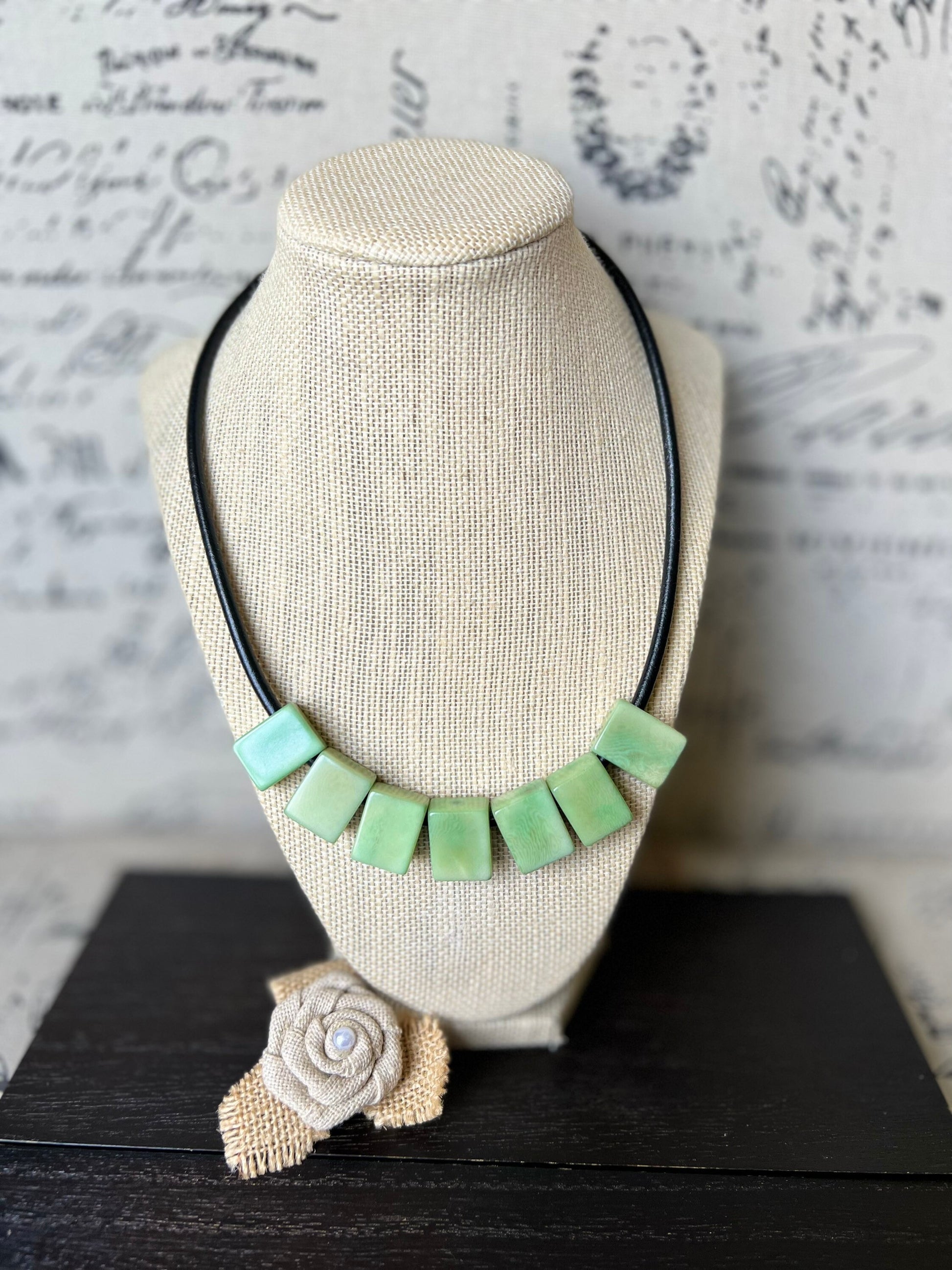 Green necklace Mother's day gift for wife Tagua jewelry Statement choker Round faux leather cord with magnetic clasp Spring fashion jewelry