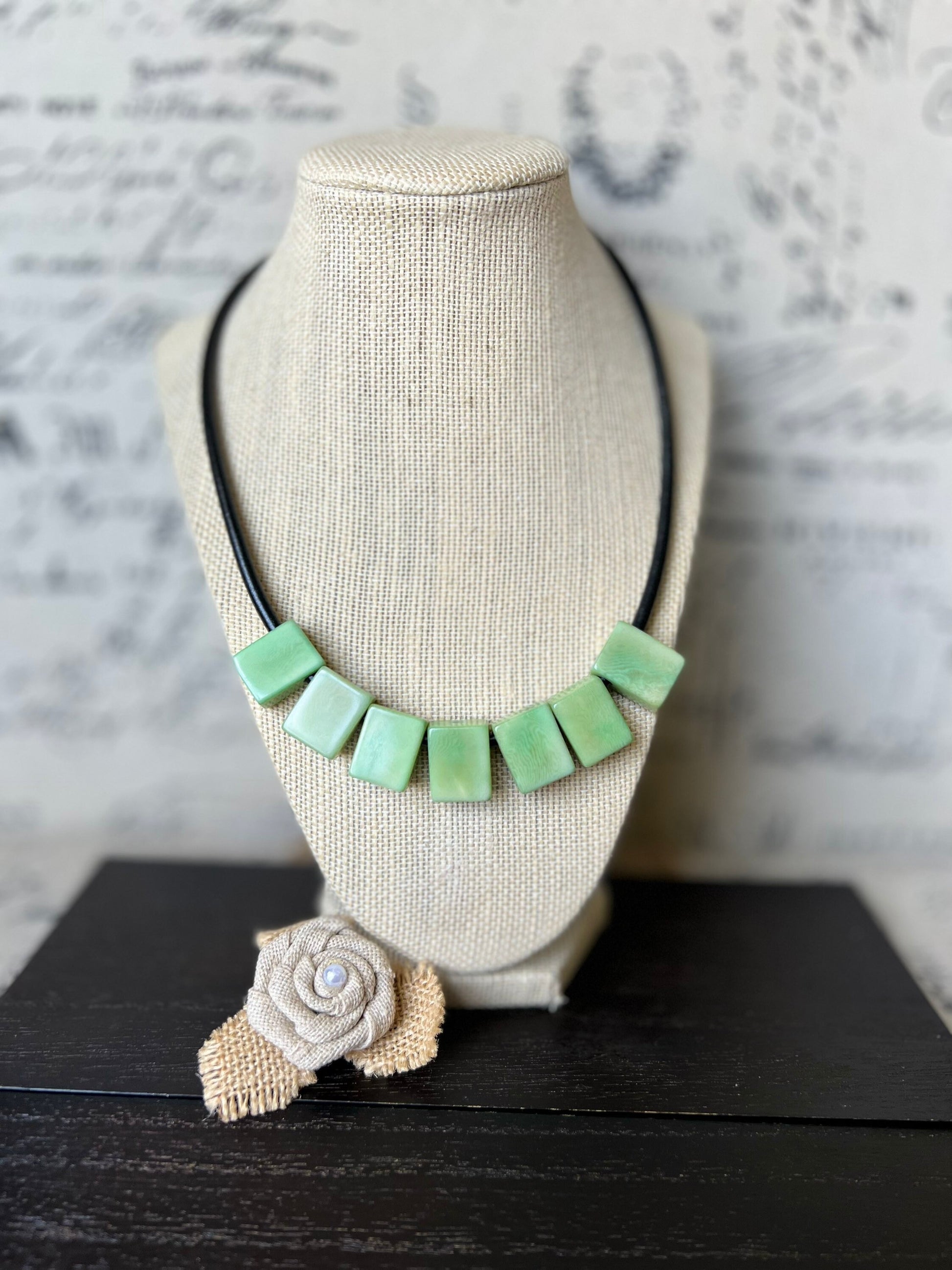 Green necklace Mother's day gift for wife Tagua jewelry Statement choker Round faux leather cord with magnetic clasp Spring fashion jewelry