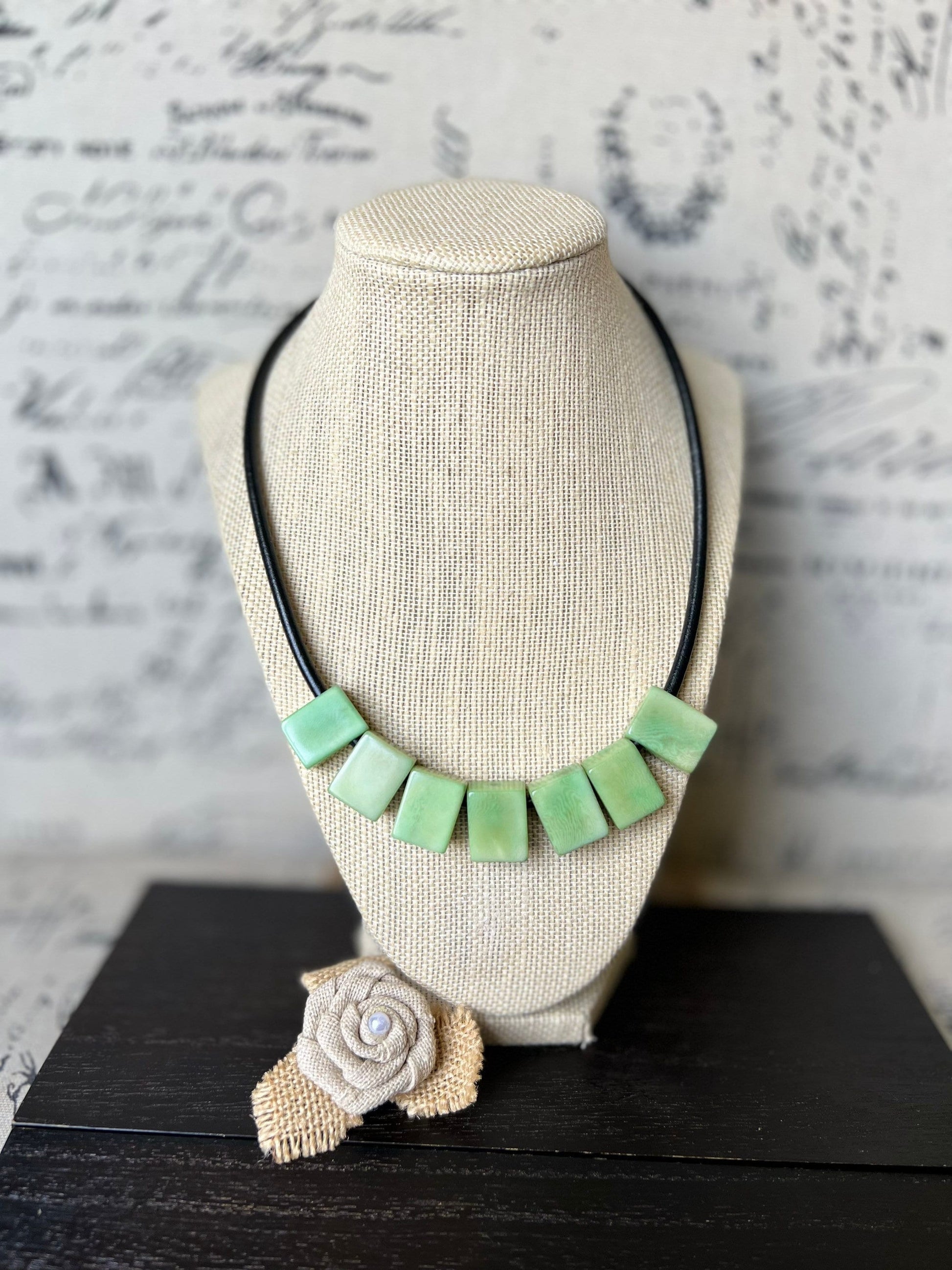 Green necklace Mother's day gift for wife Tagua jewelry Statement choker Round faux leather cord with magnetic clasp Spring fashion jewelry