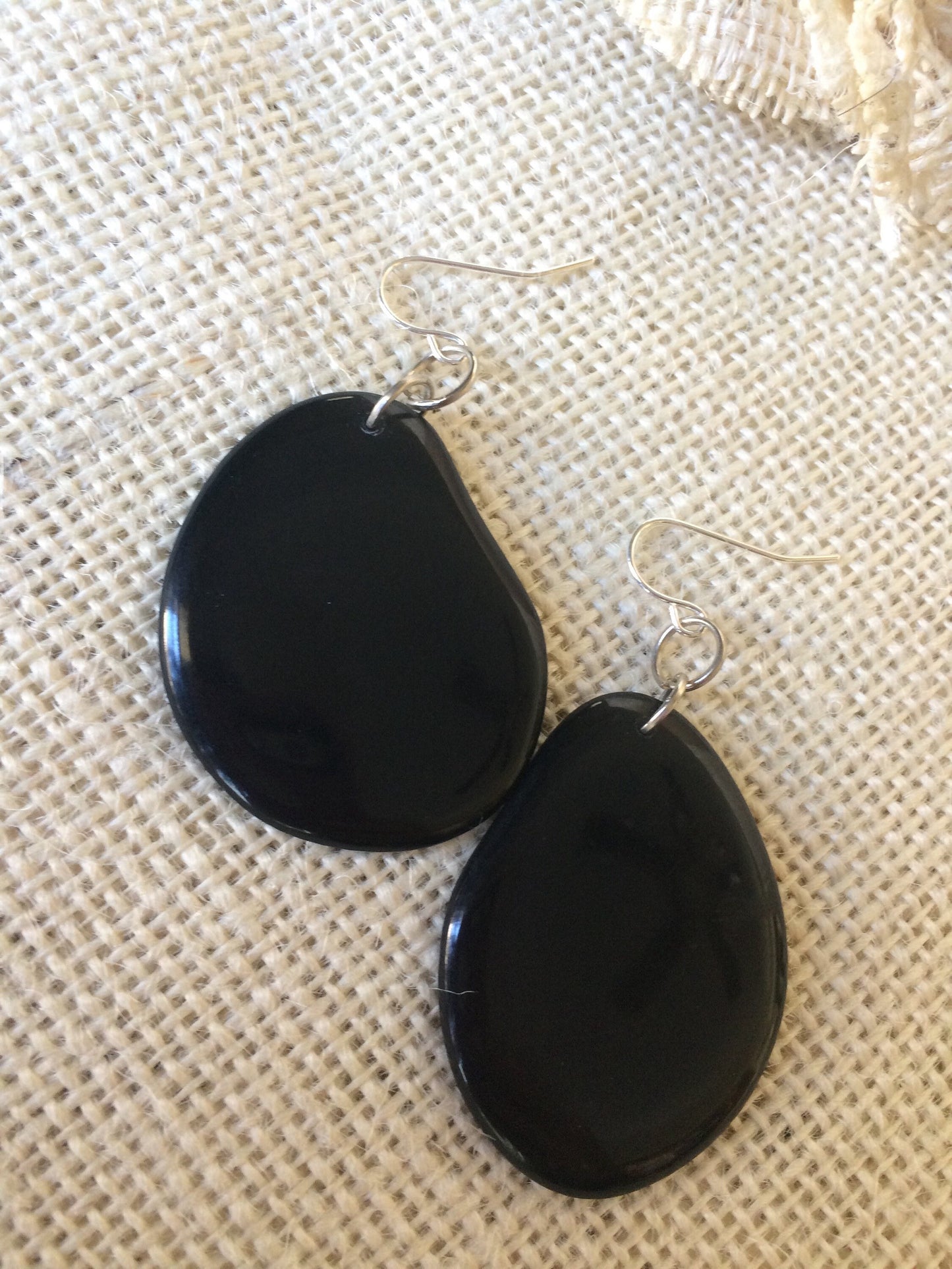 Black statement earrings Tagua jewelry Fall fashion 2025 Hypoallergenic earrings Dangle and drop earrings Art to wear Handmade beaded