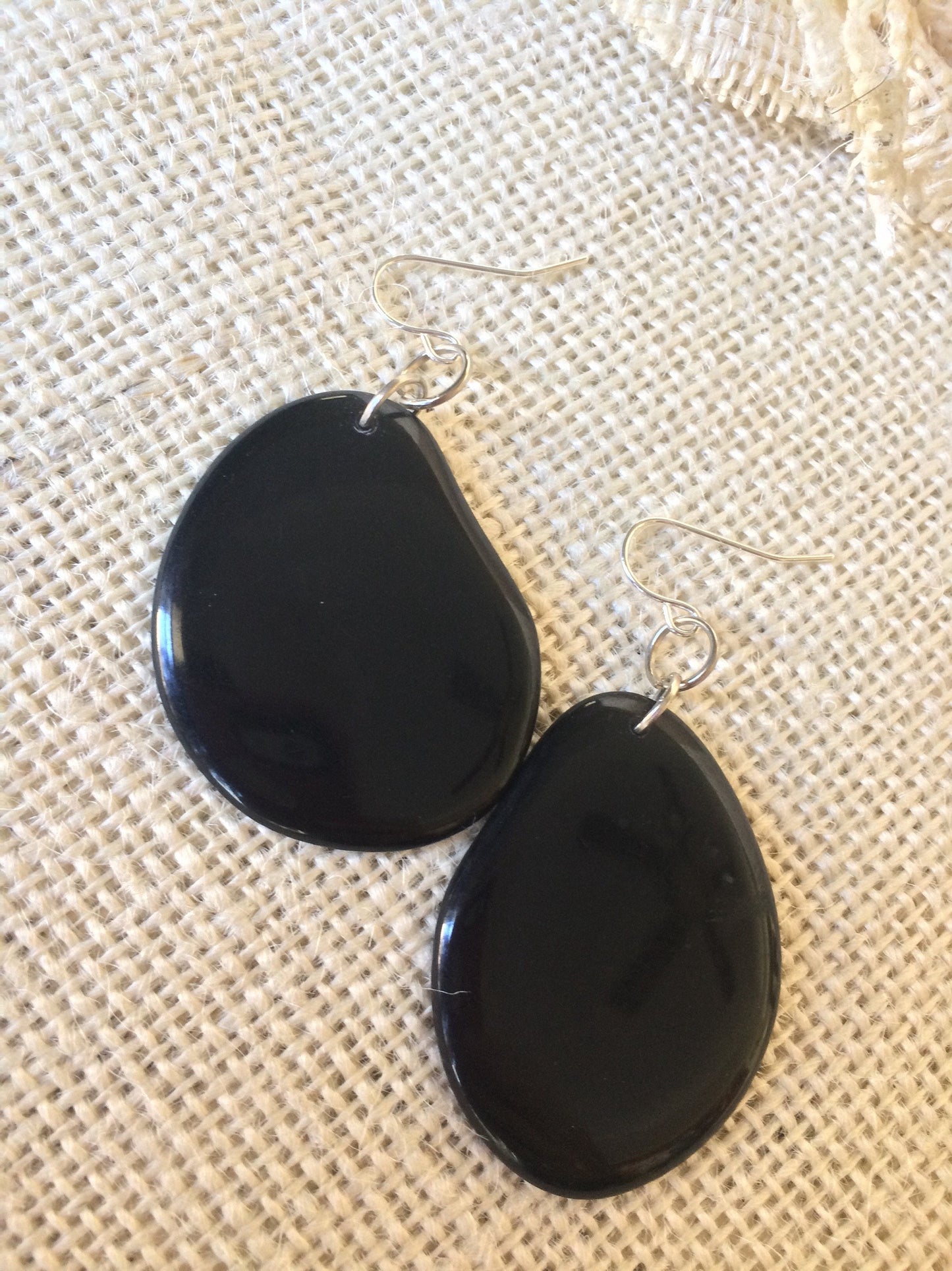 Black statement earrings Tagua jewelry Fall fashion 2025 Hypoallergenic earrings Dangle and drop earrings Art to wear Handmade beaded