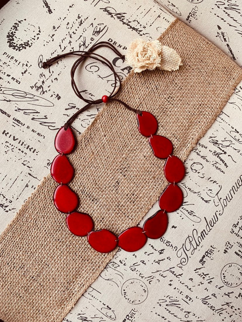 Red beaded necklace Tagua jewelry Simple statement necklace Fall fashion 2025 Wearable art Artistic necklace Big bold necklaces