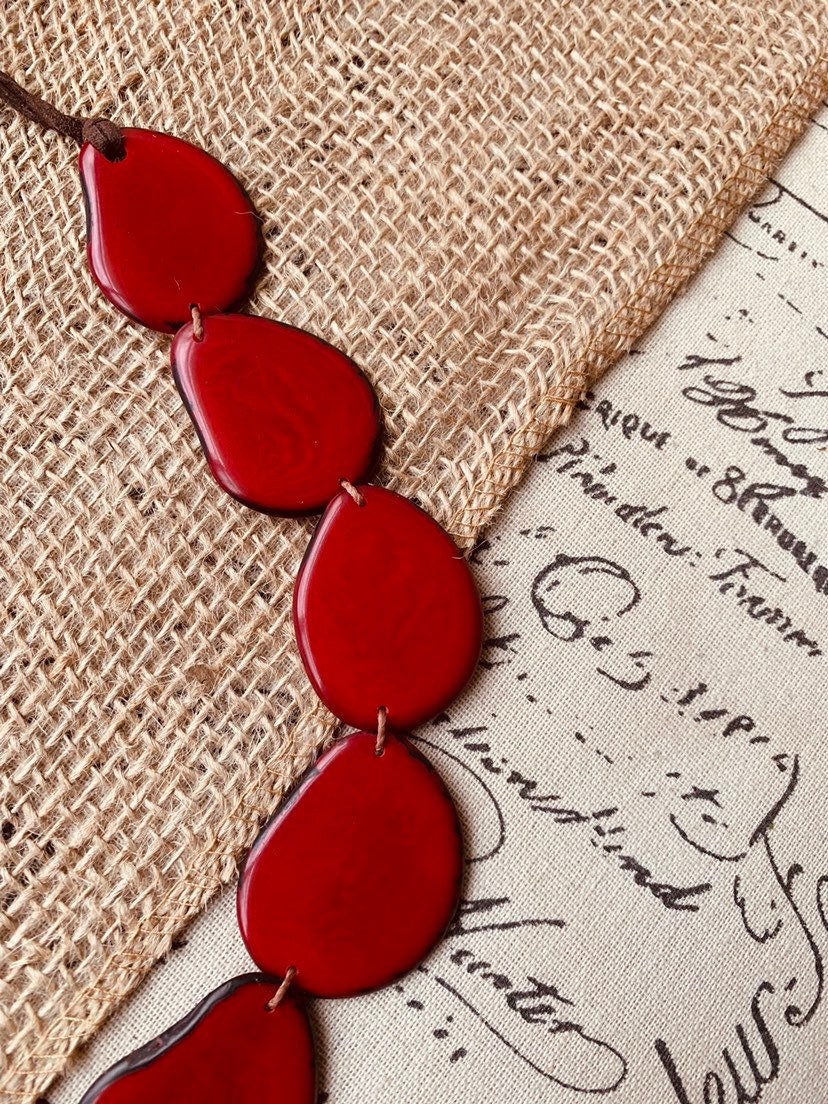 Red beaded necklace Tagua jewelry Simple statement necklace Fall fashion 2025 Wearable art Artistic necklace Big bold necklaces