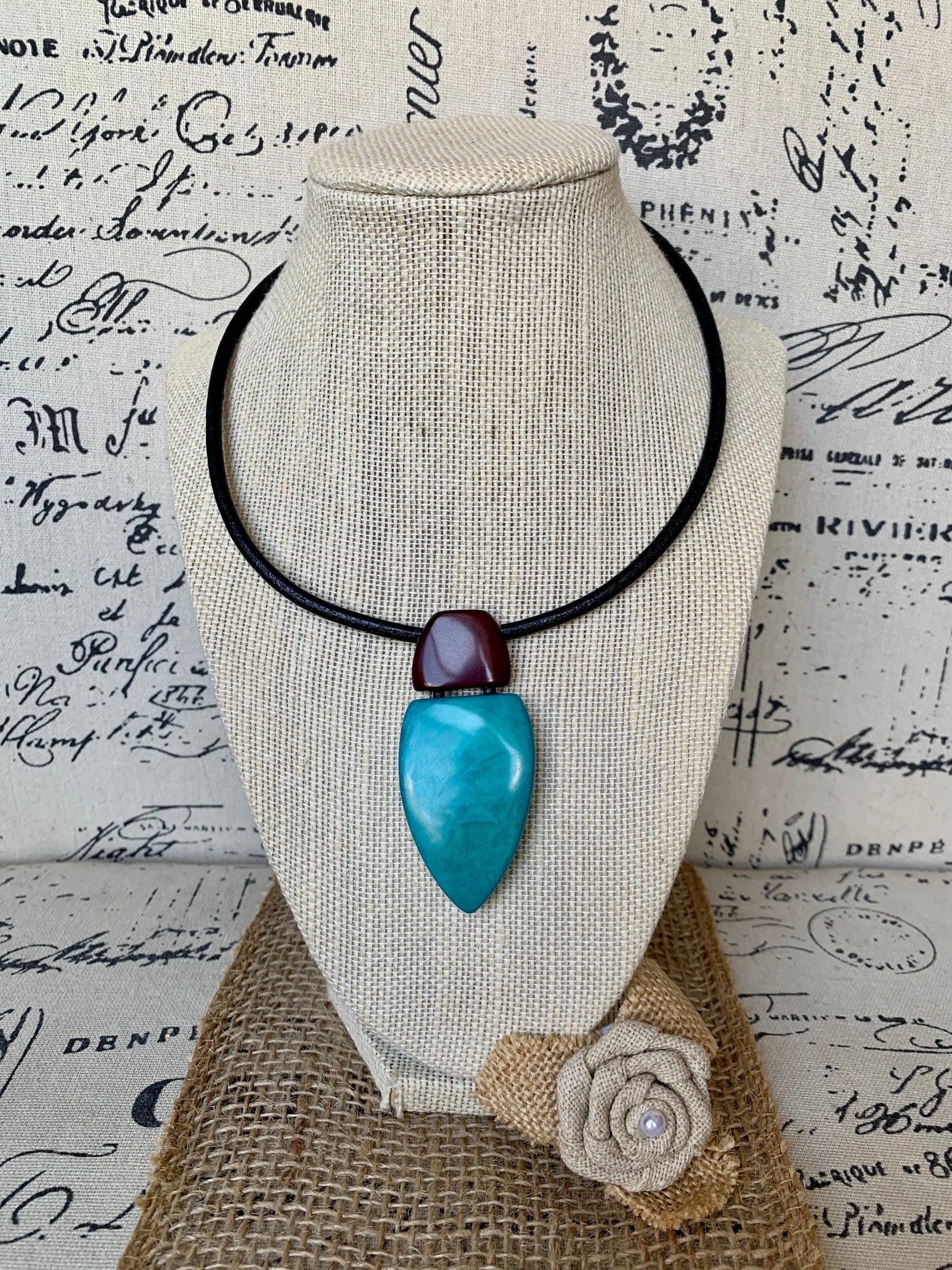 Turquoise pendant necklace Tagua jewelry Fall fashion trends Fall fashion 2025s Beaded pendant necklace Magnetic clasp Geometric pendant