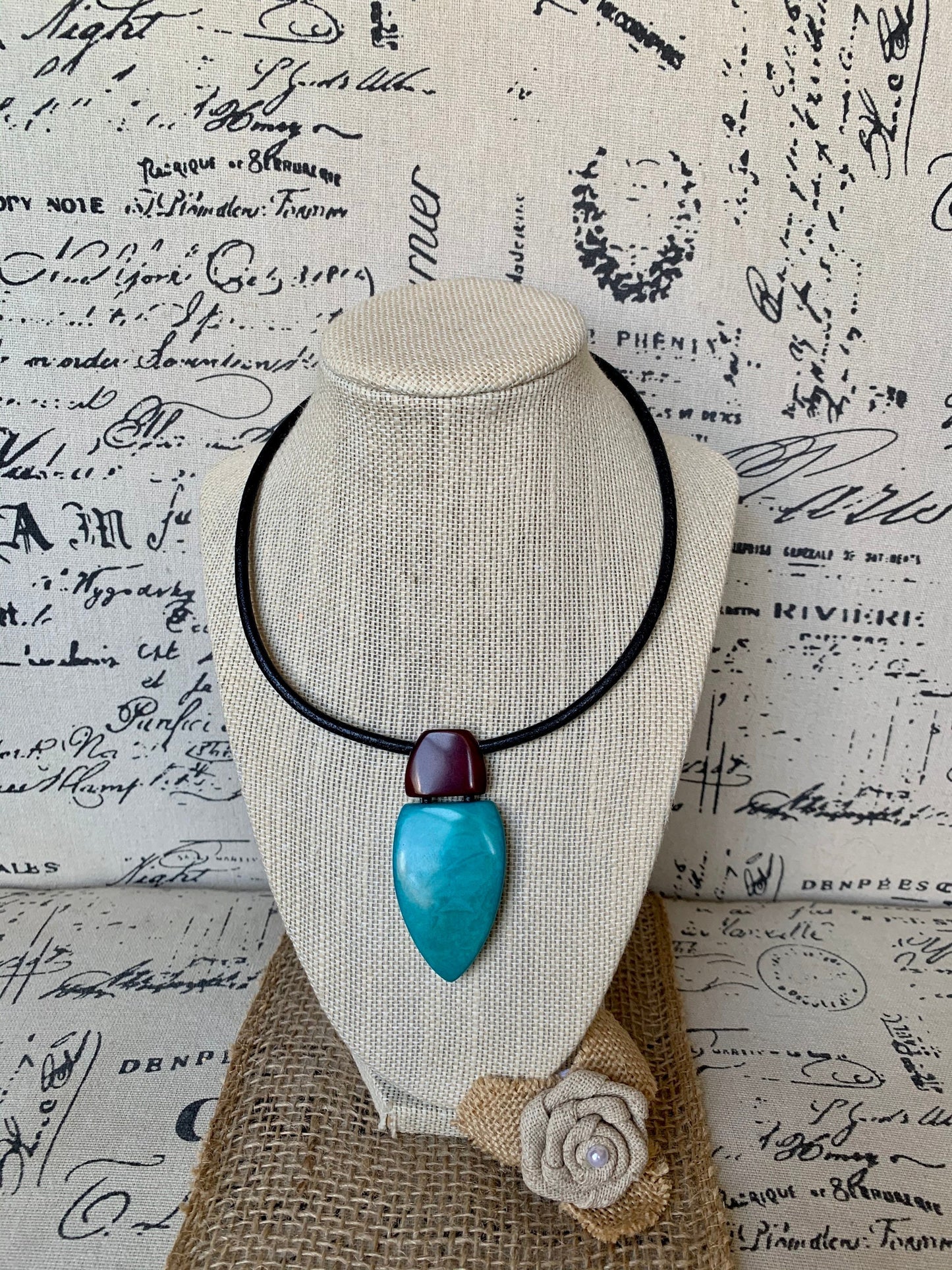 Turquoise pendant necklace Tagua jewelry Fall fashion trends Fall fashion 2025s Beaded pendant necklace Magnetic clasp Geometric pendant