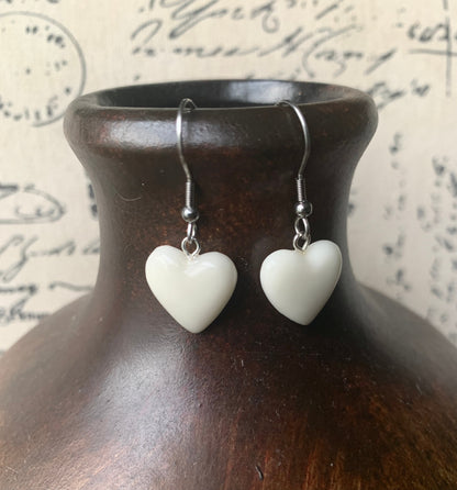 White dangle earrings Heart shape earrings Beach fashion trends Tagua nut jewelry Anniversary gift ideas Mother’s Day gift ideas