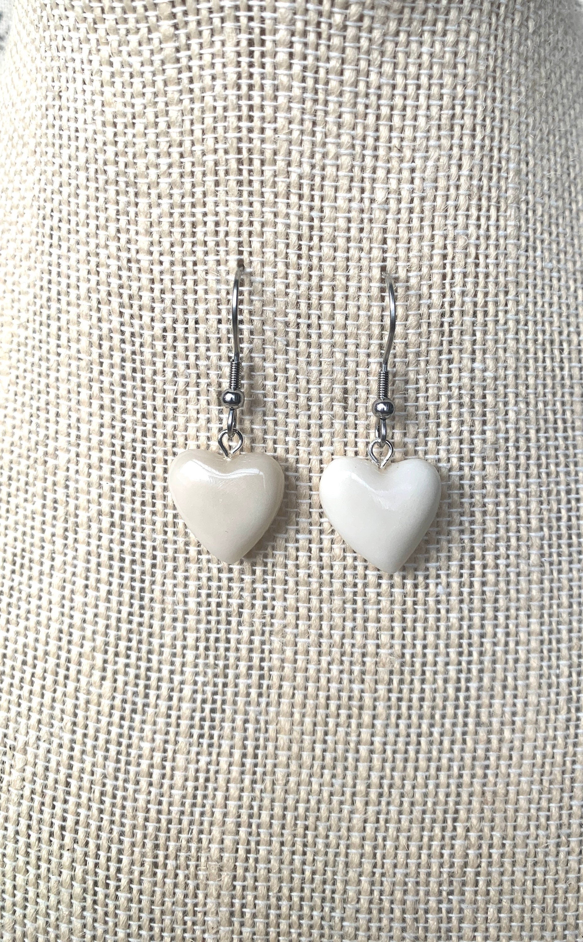 White dangle earrings Heart shape earrings Beach fashion trends Tagua nut jewelry Anniversary gift ideas Mother’s Day gift ideas