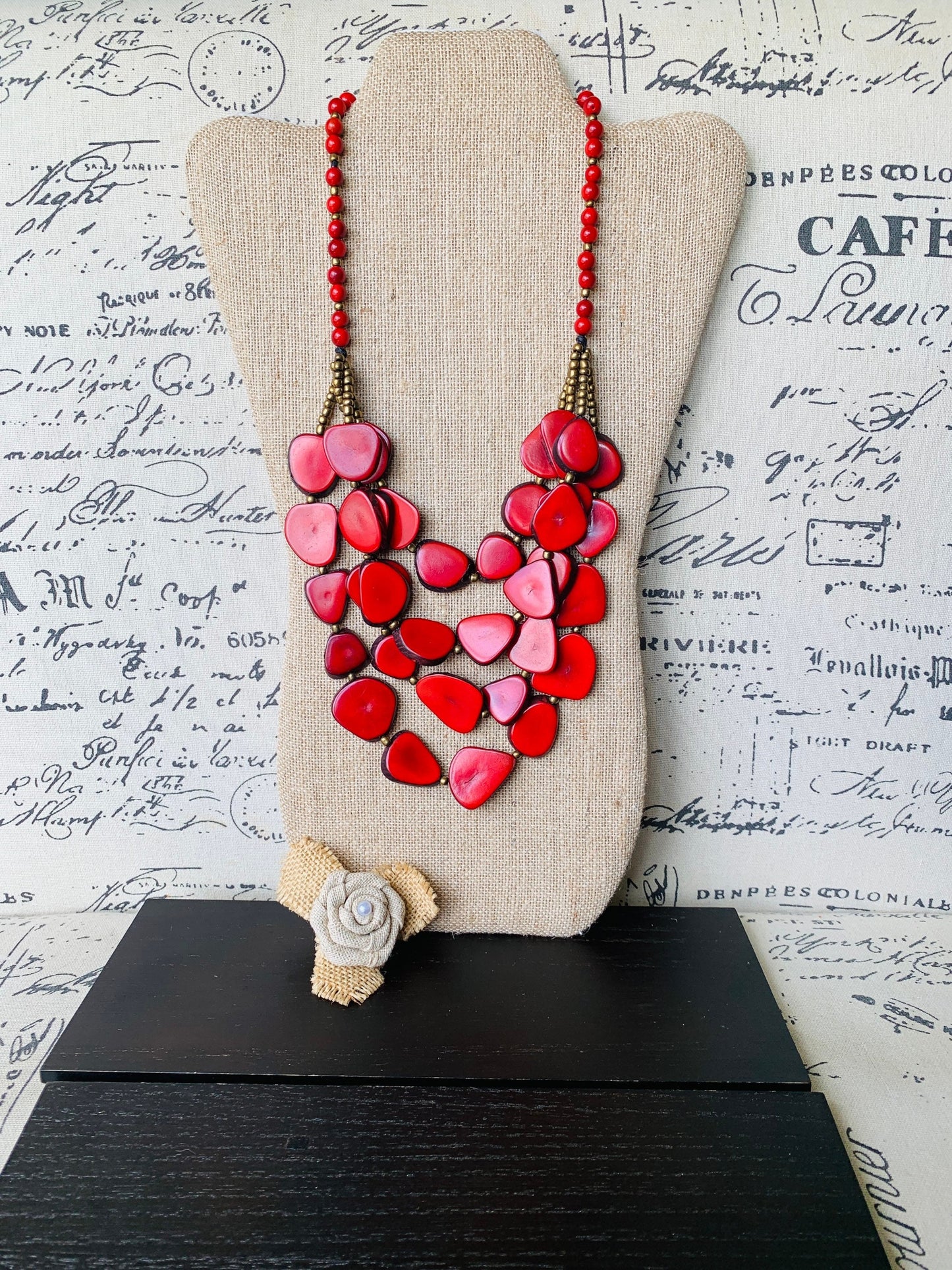 Red statement necklace.
Tagua jewelry.
Christmas necklace for women