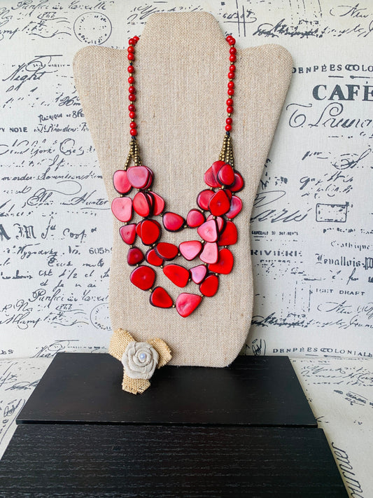 Red statement necklace.
Tagua jewelry.
Christmas necklace for women