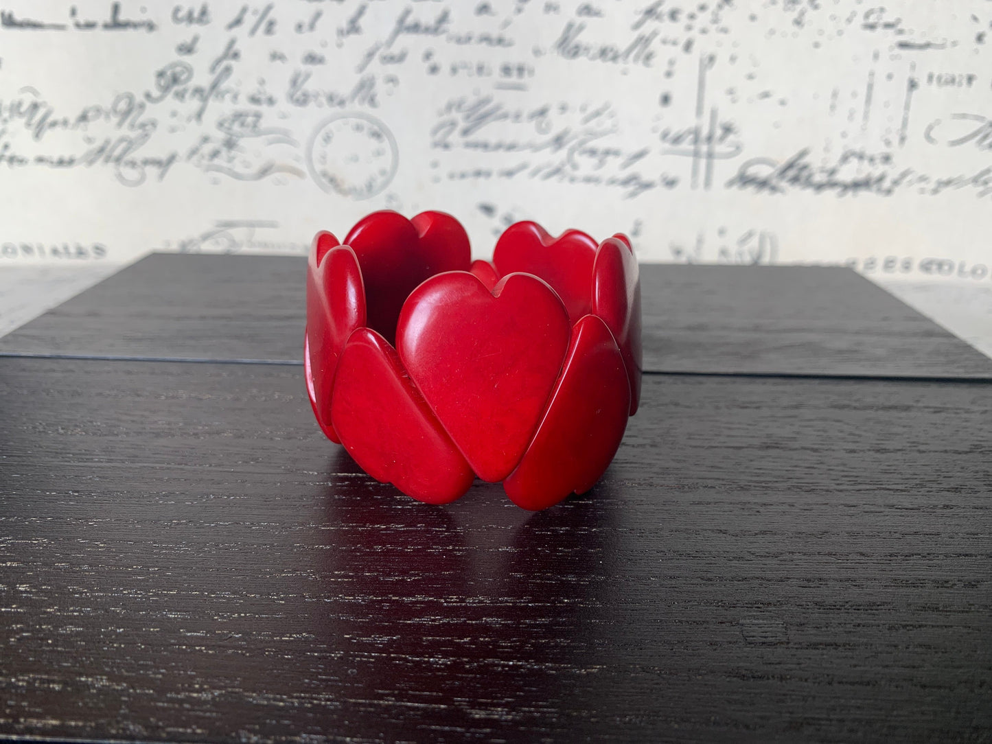 Red heart bracelet Fall fashion 2025s Tagua jewelry Love bangle Wearable art Romantic gift Elastic stretch bracelet Heart bead bracelet