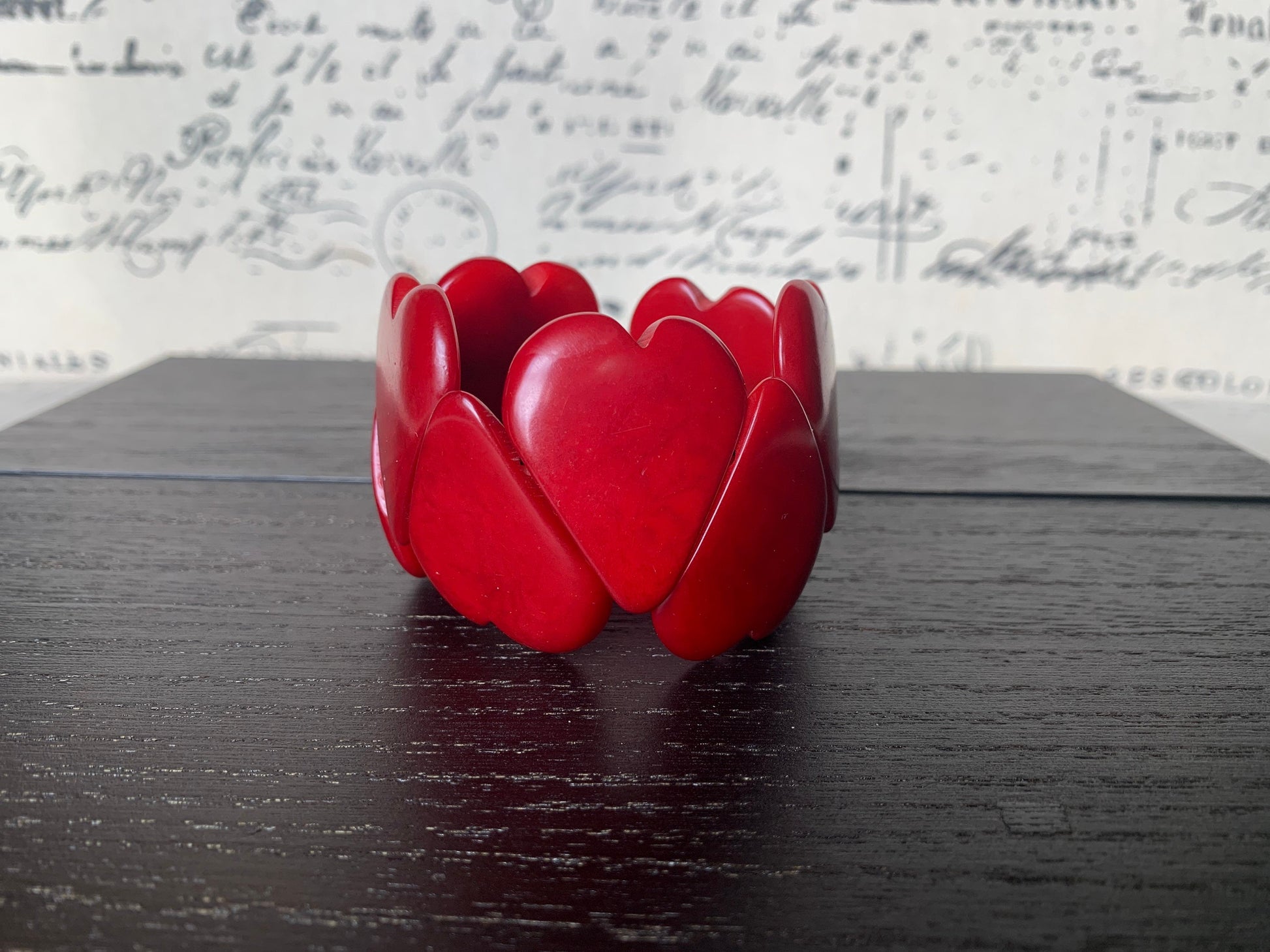 Red heart bracelet Fall fashion 2025s Tagua jewelry Love bangle Wearable art Romantic gift Elastic stretch bracelet Heart bead bracelet