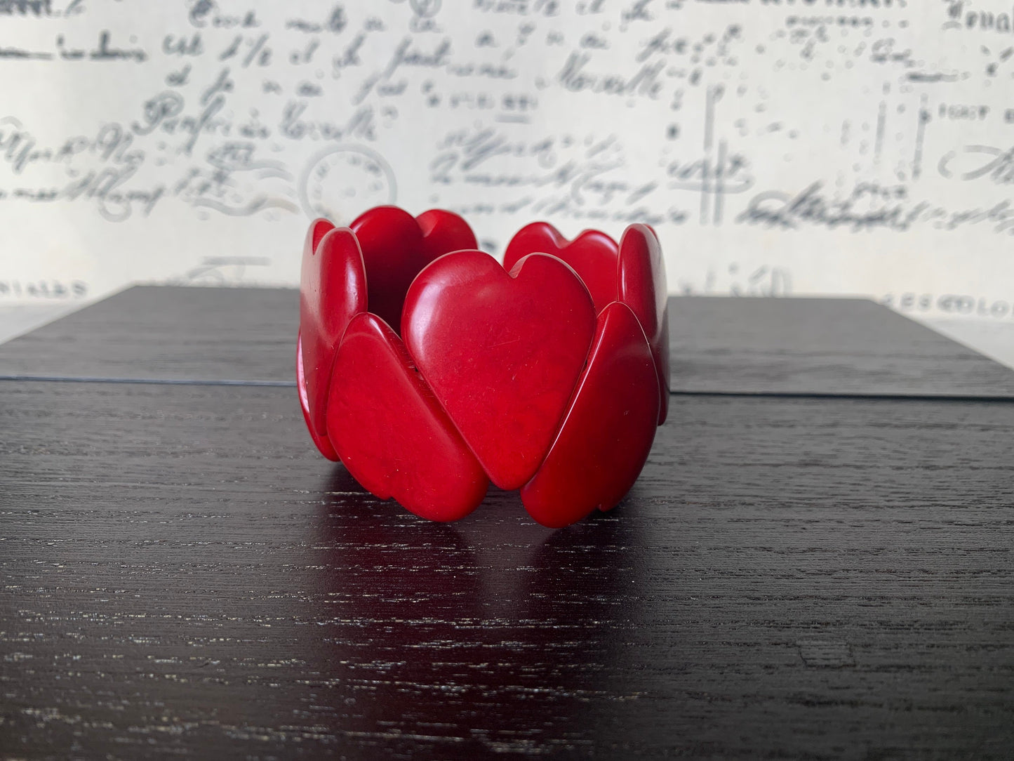 Red heart bracelet Fall fashion 2025s Tagua jewelry Love bangle Wearable art Romantic gift Elastic stretch bracelet Heart bead bracelet