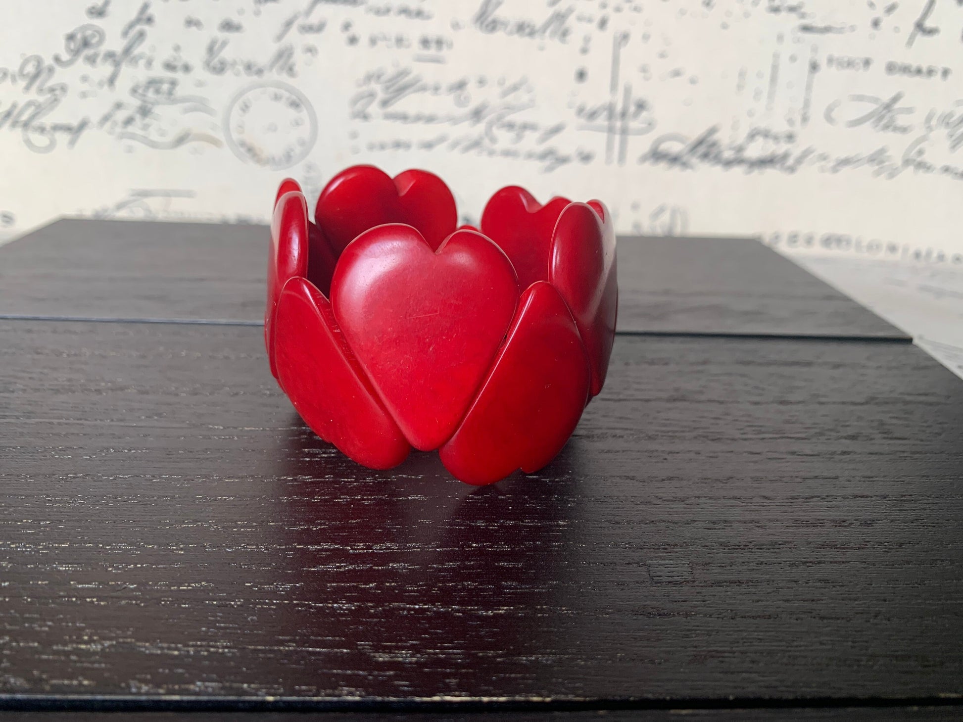 Red heart bracelet Fall fashion 2025s Tagua jewelry Love bangle Wearable art Romantic gift Elastic stretch bracelet Heart bead bracelet
