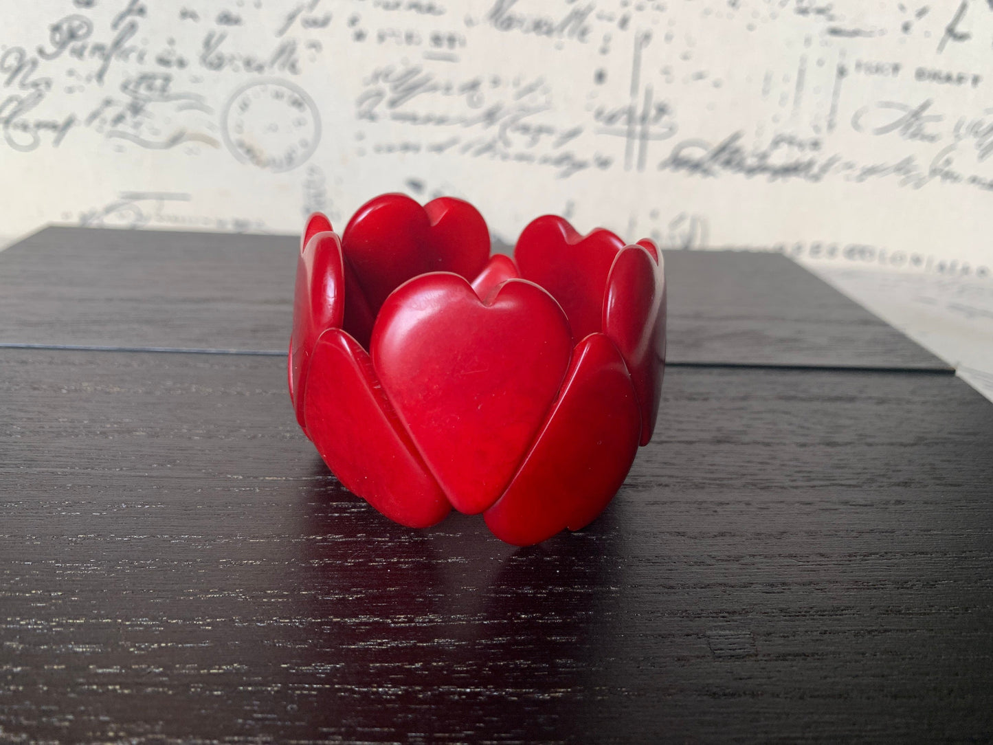 Red heart bracelet Fall fashion 2025s Tagua jewelry Love bangle Wearable art Romantic gift Elastic stretch bracelet Heart bead bracelet