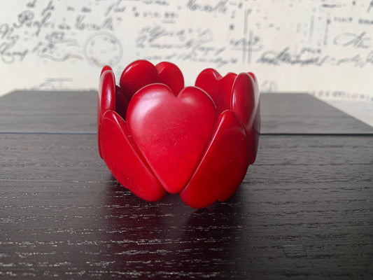 Red heart bracelet Fall fashion 2025s Tagua jewelry Love bangle Wearable art Romantic gift Elastic stretch bracelet Heart bead bracelet