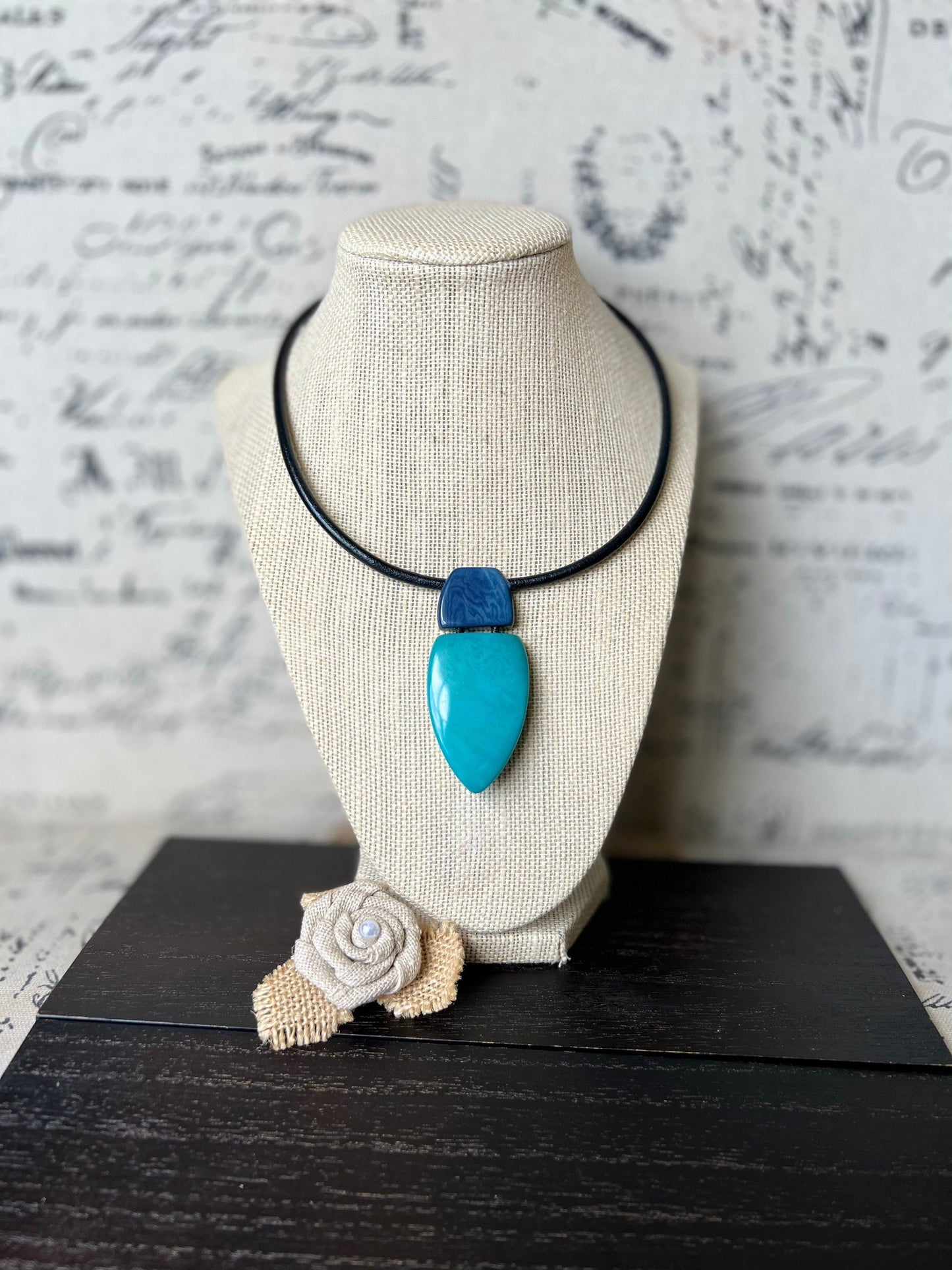 Turquoise blue pendant necklace Tagua jewelry Fall fashion 2025 Fall fashion 2025s Beaded pendant necklace Geometric pendant Elegant