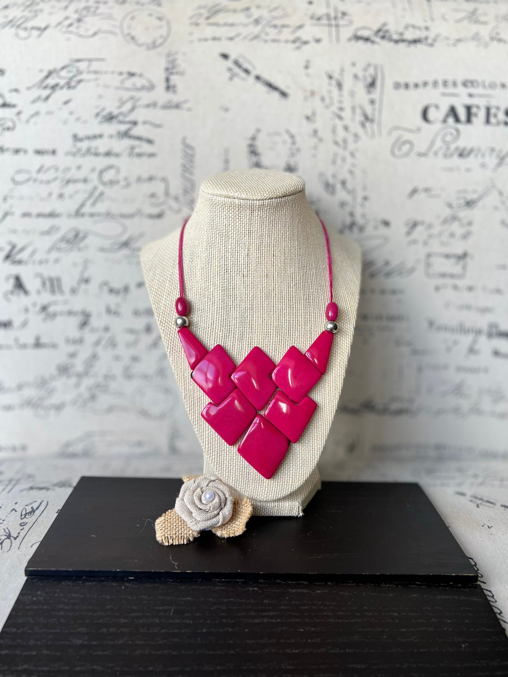 Hot pink statement necklace Tagua jewelry Spring fashion 2025 Custom necklaces for women Fashion jewelry Geometric beaded necklace