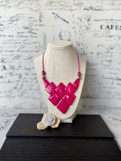 Hot pink statement necklace Tagua jewelry Spring fashion 2025 Custom necklaces for women Fashion jewelry Geometric beaded necklace