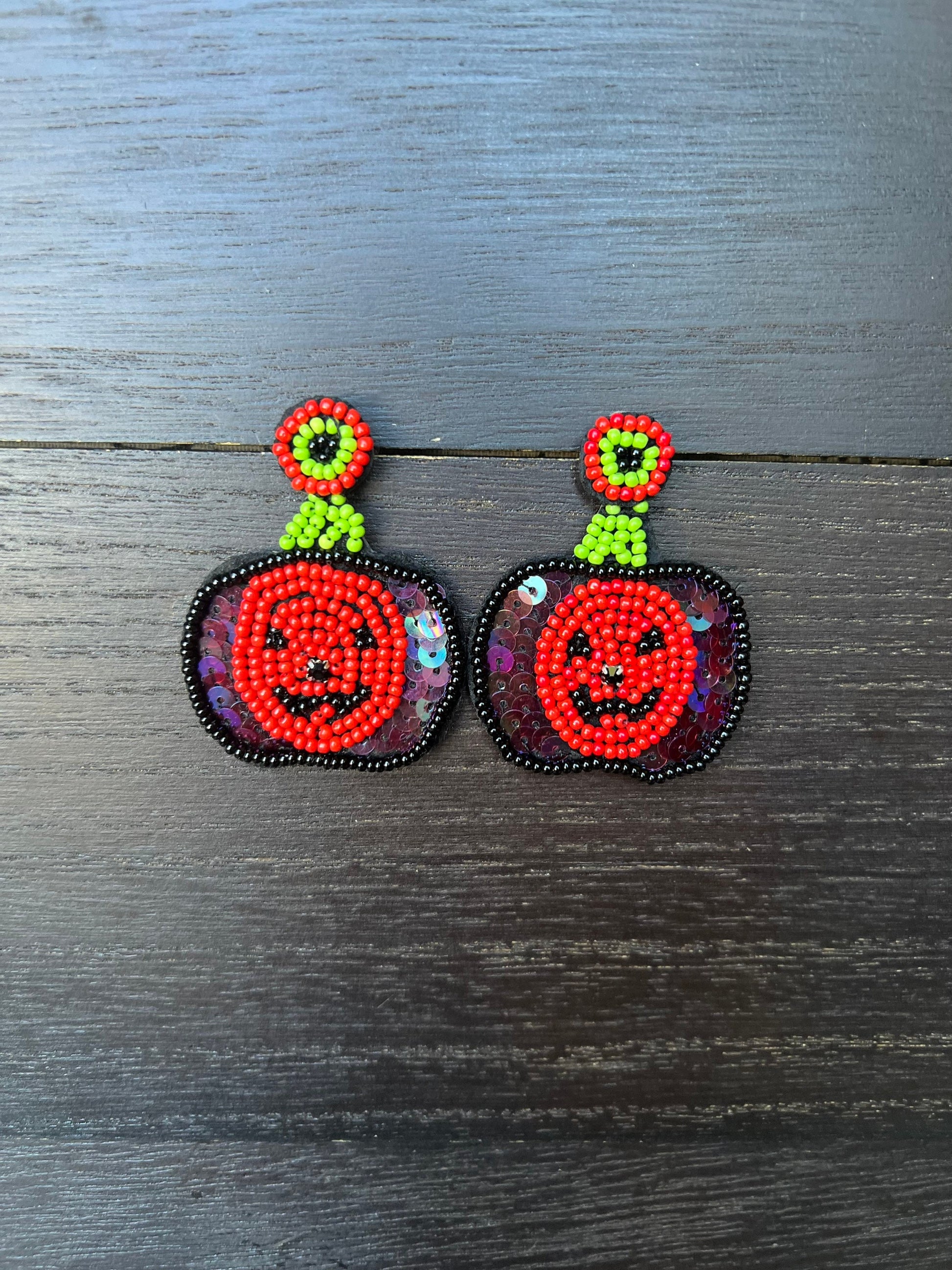 Halloween jewelry for women Pumpkin dangle earrings Seed bead drop earrings Fall fashion trend Orange statement earrings Autumn party gifts