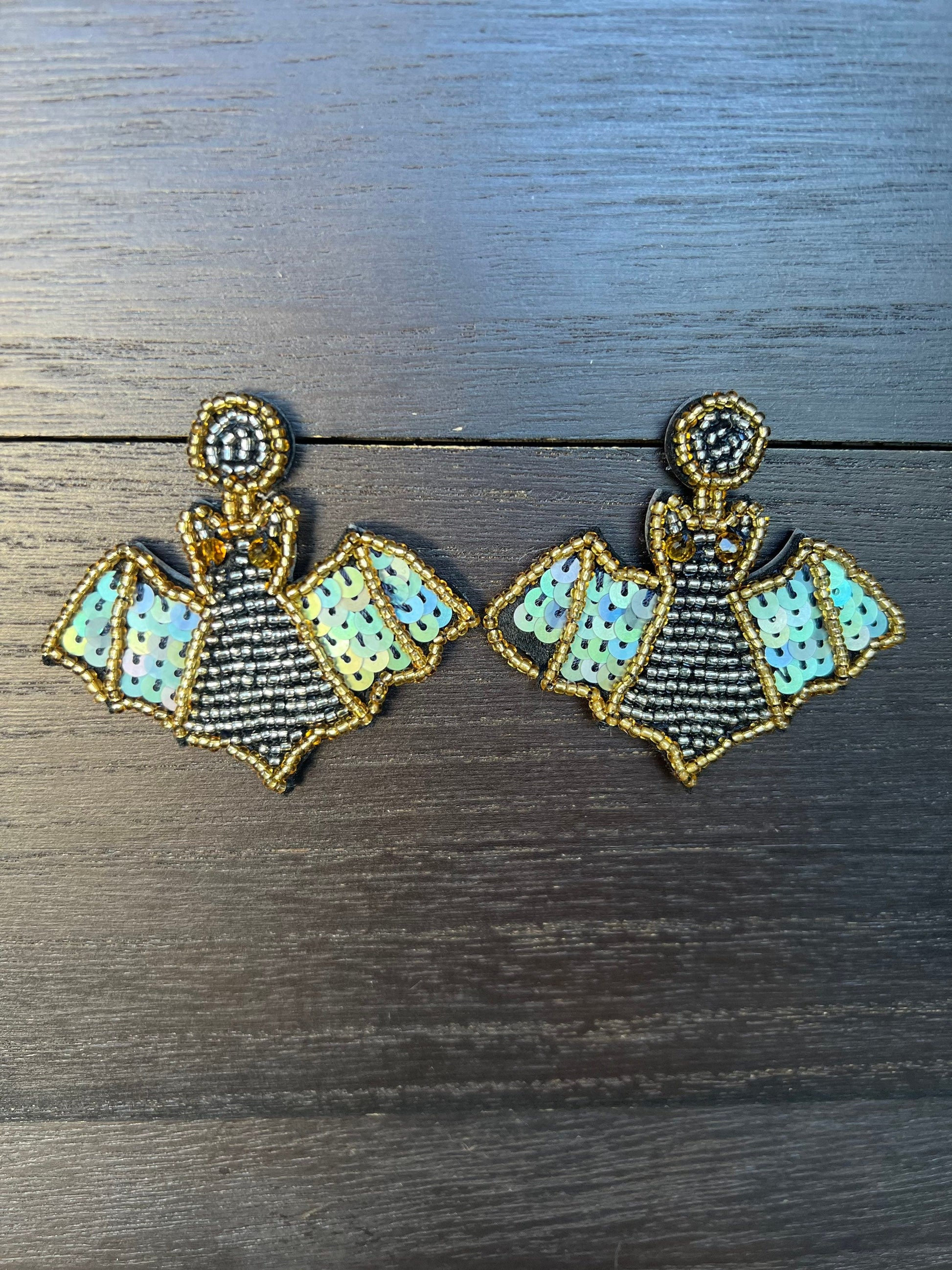 Halloween earrings Bat jewelry Halloween themed beaded jewelry Seed bead drop earrings Fall fashion trend For party costumes Handmade