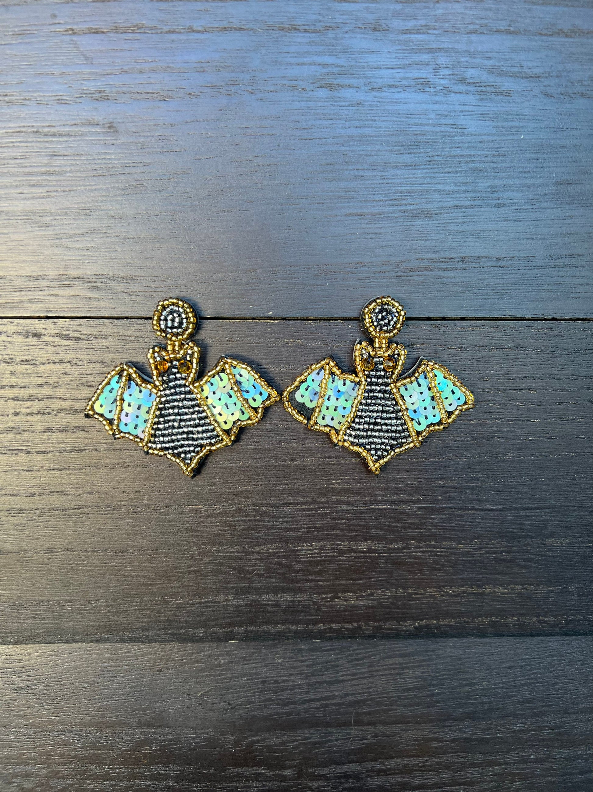 Halloween earrings Bat jewelry Halloween themed beaded jewelry Seed bead drop earrings Fall fashion trend For party costumes Handmade