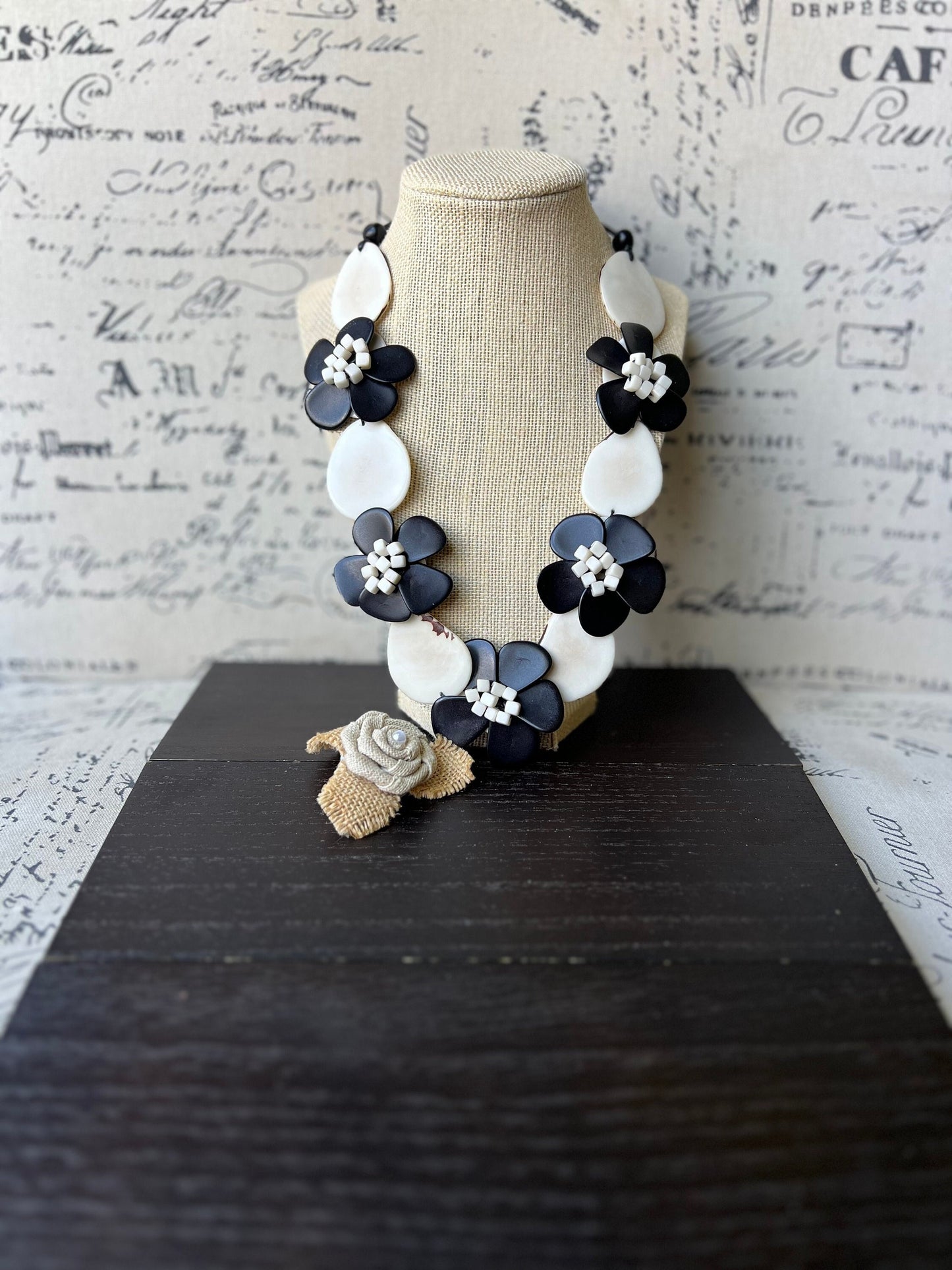 Black and white tagua nut necklace.
Handmade in ecuador.
Gifts for wife mom women.
Galapagos Tagua jewelry.