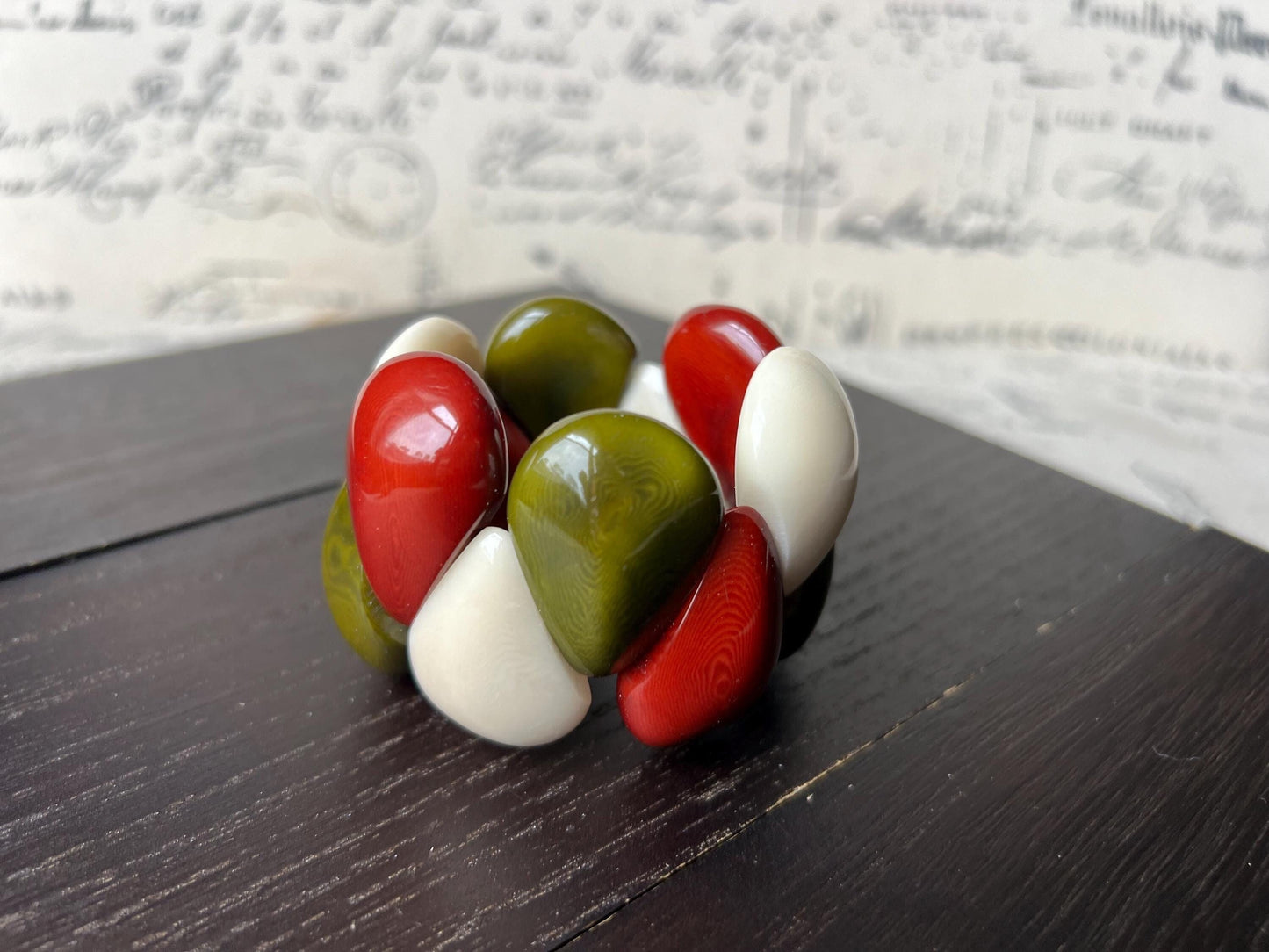 Christmas bracelet. Statement bangle for women.
Beaded handmade bracelet.
Handmade in ecuador.