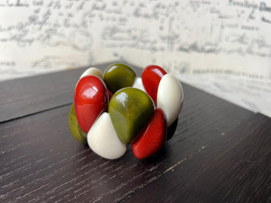 Christmas bracelet. Statement bangle for women.
Beaded handmade bracelet.
Handmade in ecuador.