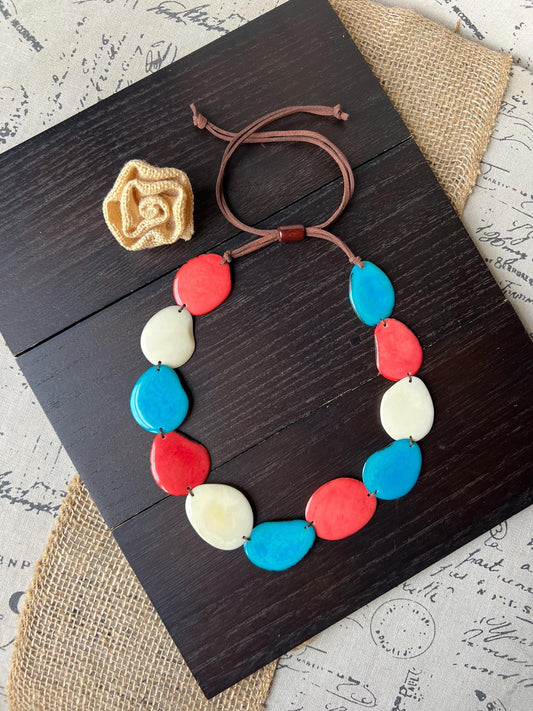 Multicolor necklace.
Turquoise white and salmon necklace.
Statement necklace.
One of a kind adjustable necklace.
Lightweight single layer.
Gifts for women