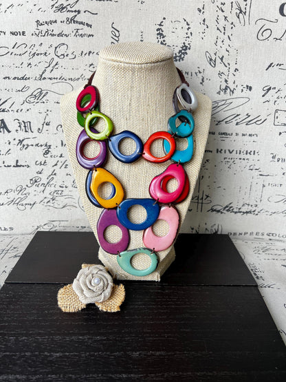 Rainbow necklace.
Statement necklace.
Prode necklace.
Gifts for mom.
Fall fashion trends