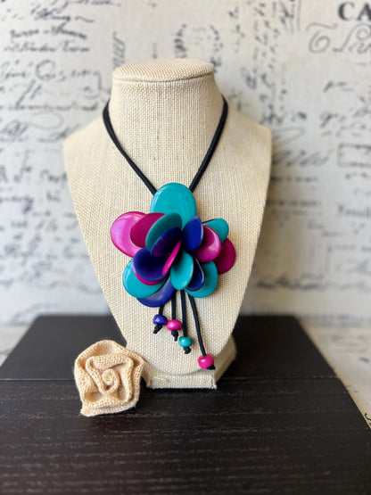 Multi color pendant necklace.
Flower pendant necklace.
Floral pendant necklace.
Statement pendant necklace.