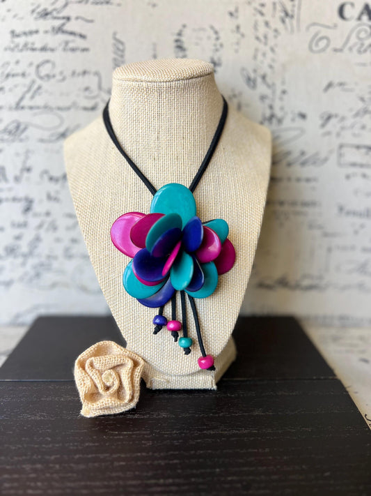 Multi color pendant necklace.
Flower pendant necklace.
Floral pendant necklace.
Statement pendant necklace.
