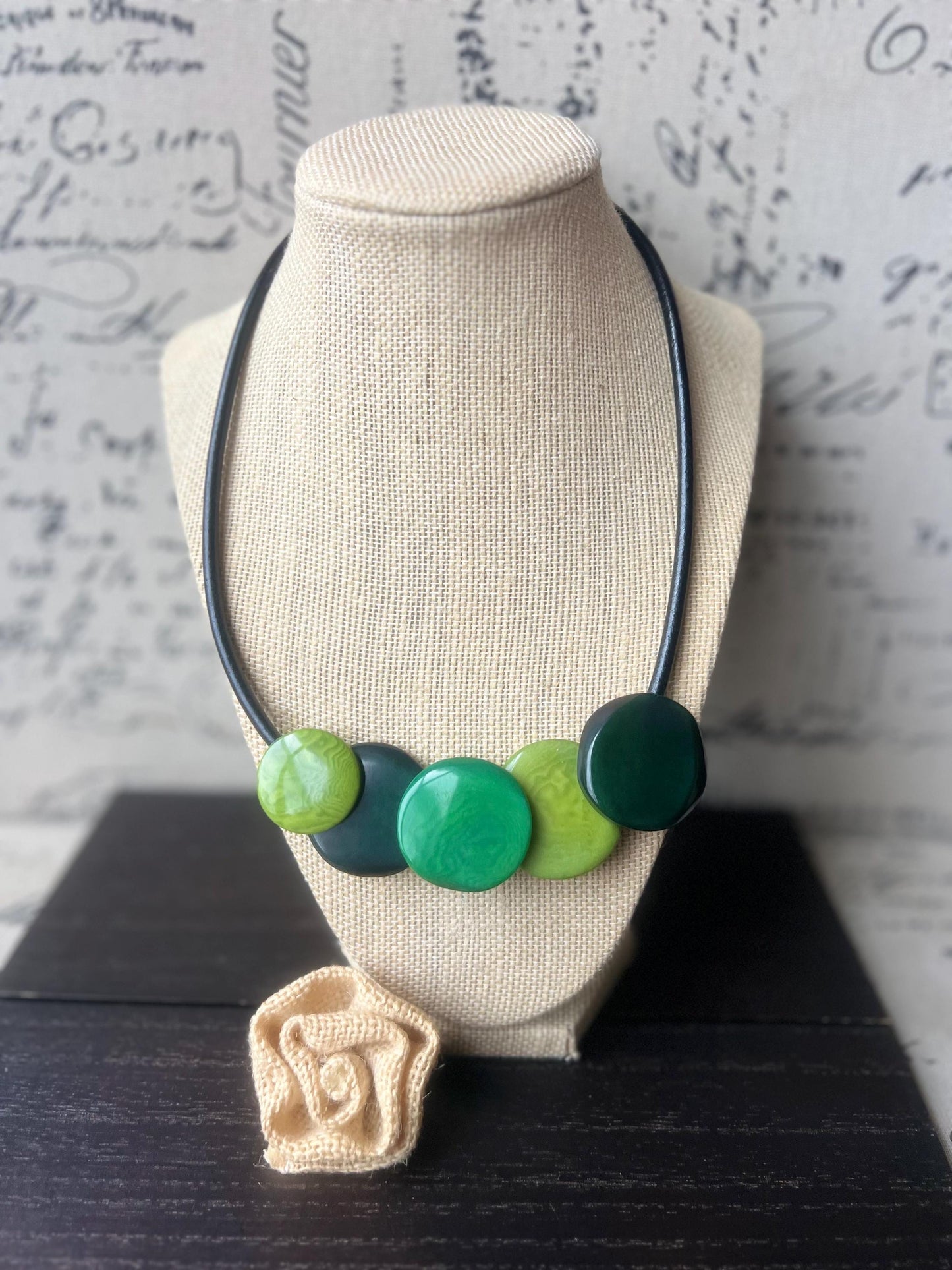 Green disk necklace Tagua jewelry Fall fashion 2025s Geometric necklace womens Beaded green necklace Fashion necklace for women Wearable art