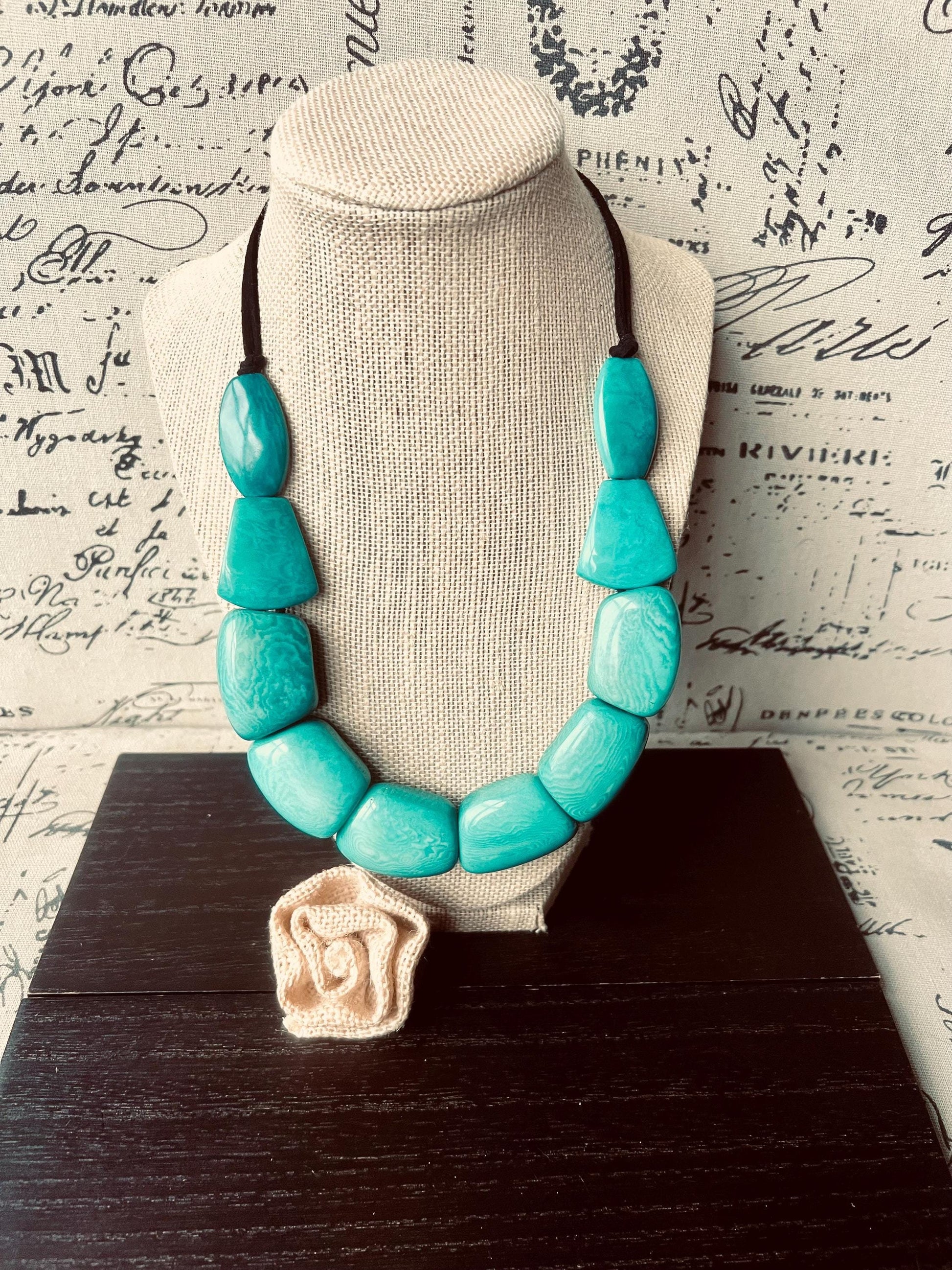 Turquoise statement necklace.
Teal tagua necklace.
Tagua jewelry.
Thick bead necklace.