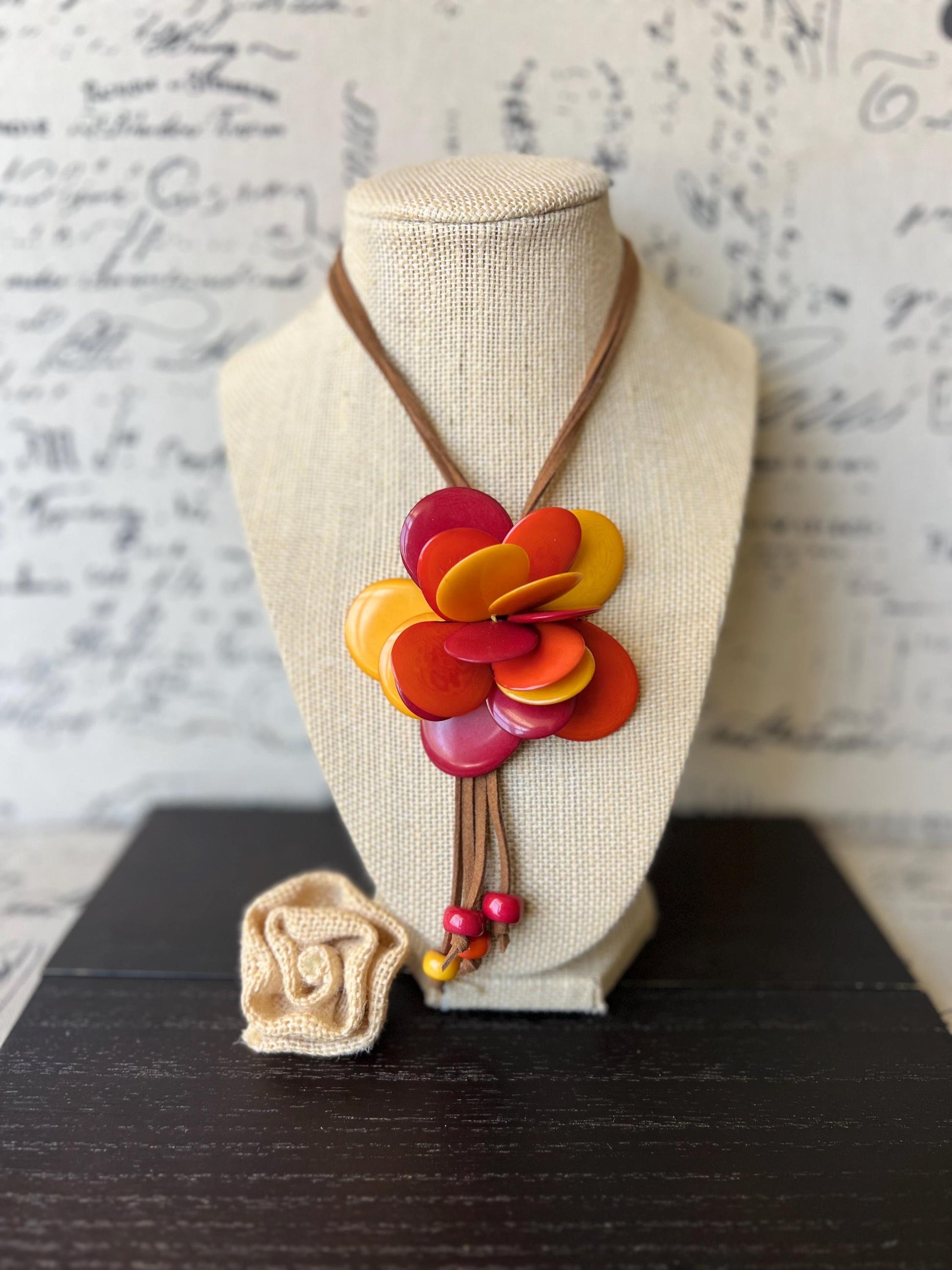 Floral statement necklace.
Floral handmade pendant necklace.
Flower pendant necklace.