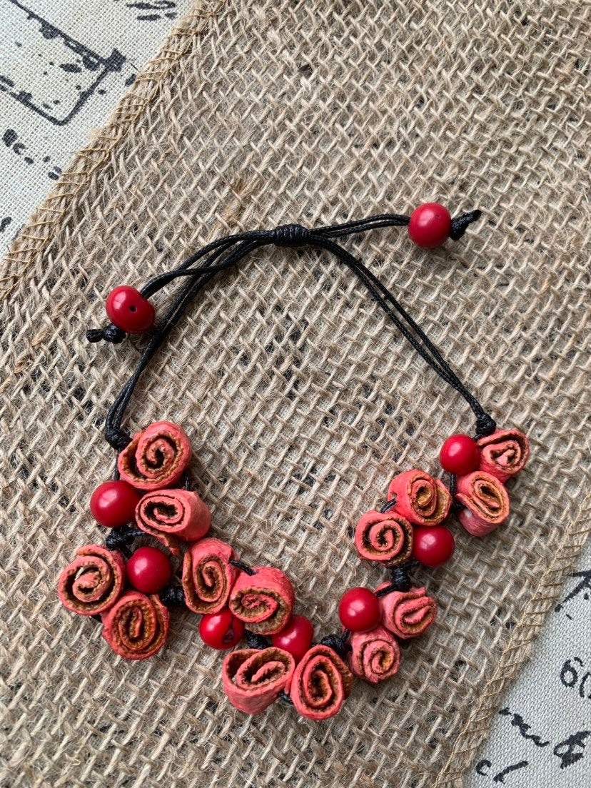 Rose Bracelet Gifts Flower adjustable bracelet Fall fashion For Anniversary Floral Jewelry Salmon made of orange peel and acai seeds