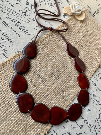 Brown beaded statement necklace Tagua jewelry for weddings Fall fashion trends Simple unusual collar Single layer bib collar bridesmaids
