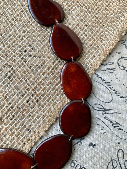 Brown beaded statement necklace Tagua jewelry for weddings Fall fashion trends Simple unusual collar Single layer bib collar bridesmaids