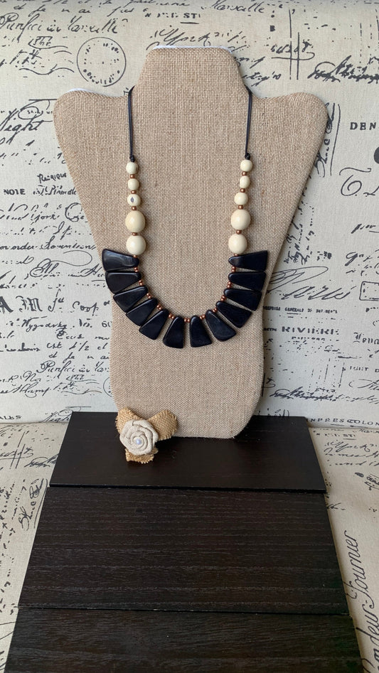 Black and white statement Fall fashion 2023 Tagua necklace Beach fashion Adjustable lightweight beaded necklace Anniversary present