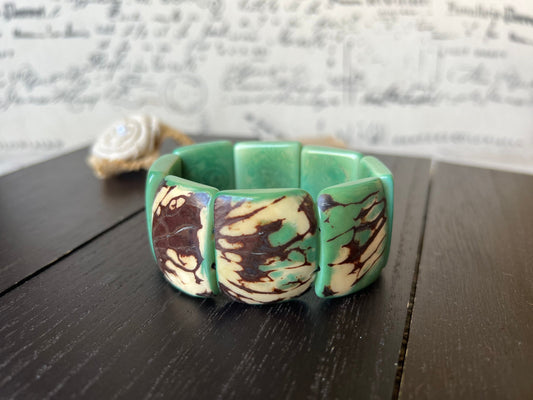 Tagua bracelet Green wide cuff bangle Beaded stretch bangle Geometric bangle Big oversized bangle Summer fashion trends Mother's day gifts